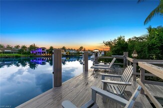 1060 Galleon Dr, Naples, FL 34102