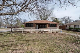1320 N 5th St, Neodesha, KS 66757