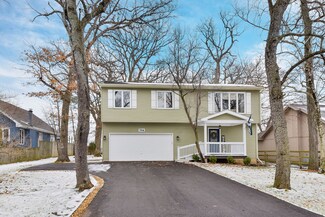 746 Cynthia Dr, Sandwich, IL 60548
