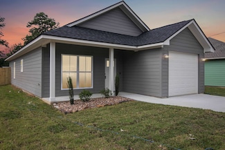 9896 Golden Ln, Lumberton, TX 77657