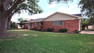 2405 Powell St, Bay City, TX 77414