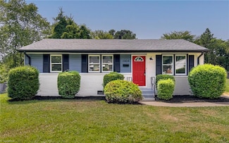 2804 Rosemary Dr, Winston Salem, NC 27105