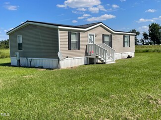 2290 Lake Artesia Rd, Faison, NC 28341