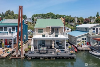 460 N Tomahawk Island Dr, Portland, OR 97217