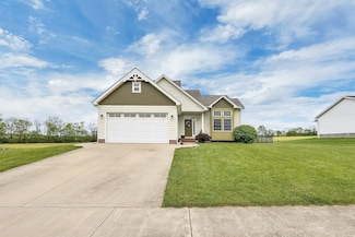 1574 Brooke Park Dr, Circleville, OH 43113