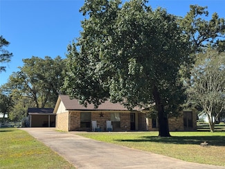 150 Schooner Dr, Trinity, TX 75862