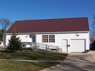 1110 6th St, Grundy Center, IA 50638