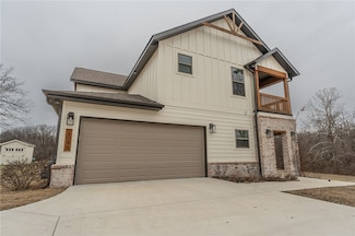 2045 N Sunshine Rd, Fayetteville, AR 72704