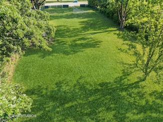 9517 W Central Rd, Des Plaines, IL 60016