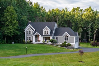 19 Wiggin Way, Stratham, NH 03885