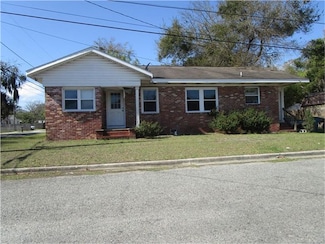 2501 Wolfe St, Brunswick, GA 31520