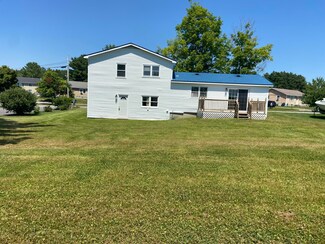 44 New England Rd, Augusta, ME 04330