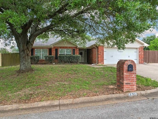 1416 Lakeside Ct, Lindale, TX 75771