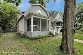 908 Larned St, Lansing, MI 48912