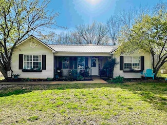 89 Albert Robinson Rd, Selmer, TN 38375