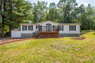 254 Hulton Rd, New Kensington, PA 15068