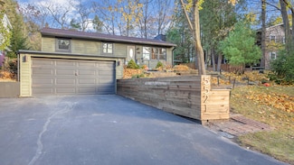 5521 Evergreen Dr, Sheboygan, WI 53081