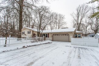 4990 Woodlawn Ave, Newton Falls, OH 44444