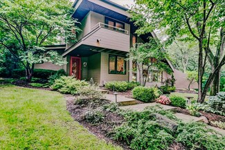 2 Apple Hill Cir, Madison, WI 53717