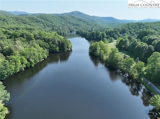 1762 Ripshin Mountain Rd, Roan Mountain, TN 37687