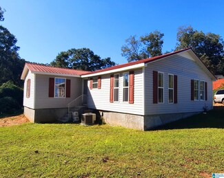 26 5th St W, Wedowee, AL 36278