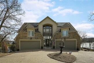 216 NW Locust St, Lees Summit, MO 64064