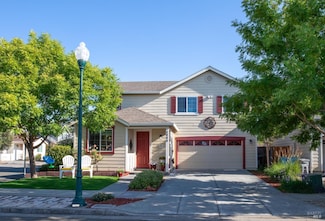 2080 Arista Ln, Santa Rosa, CA 95403