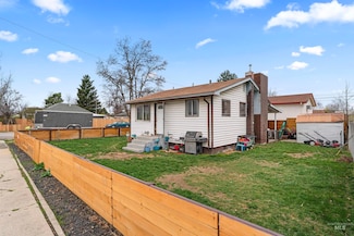 704 NE 5th St, Meridian, ID 83642