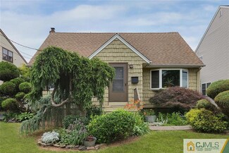 115 Thorpe Ave, Avenel, NJ 07001