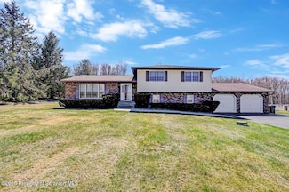 12 Patricia Cir, Spring Brook Township, PA 18444