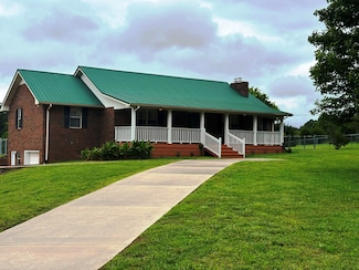 1631 Taylor Town Rd, White Bluff, TN 37187