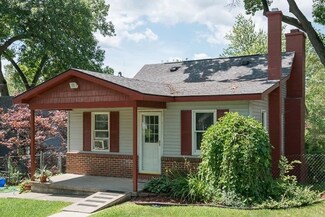 9505 Portage Lake Ave, Pinckney, MI 48169