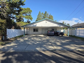 1635 30th St, Florence, OR 97439