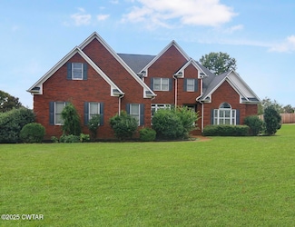 8 Prestwick Dr, Jackson, TN 38305