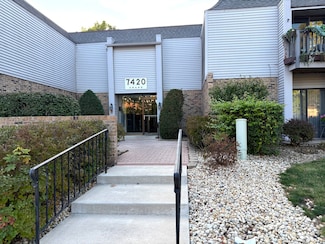 7420 Grand Ave Unit 102B, Downers Grove, IL 60516