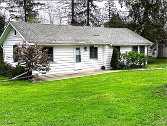 18665 Jackson Dr, Chagrin Falls, OH 44023
