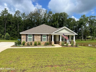 136 Kings Crossing Dr, Lucedale, MS 39452