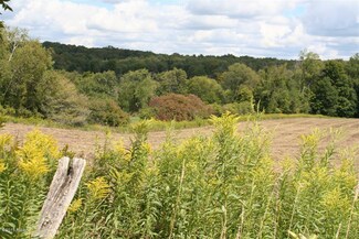 106 N Baker Rd, Waymart, PA 18472