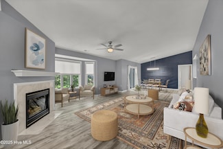 4110 Breezewood Dr Unit 203, Wilmington, NC 28412