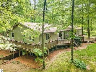 7876 N Douglas Rd, Riverdale, MI 48877