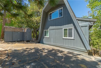 1154 Yukon Dr, Lake Arrowhead, CA 92352