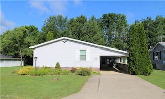 226 Troy Oaks Dr, Hiram, OH 44234