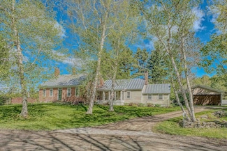 994 Pearl Lake Rd, Sugar Hill, NH 03586