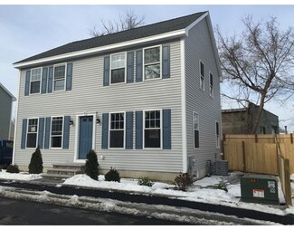 9 Planters St, Salem, MA 01970