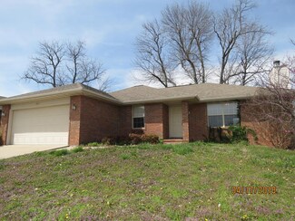 3817 W Lombard St, Springfield, MO 65802