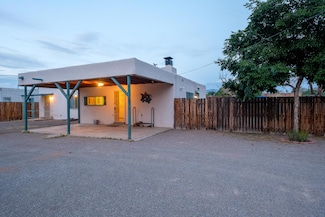 612 Candelaria Rd NW, Albuquerque, NM 87107