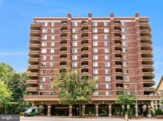 1276 N Wayne St Unit 300, Arlington, VA 22201