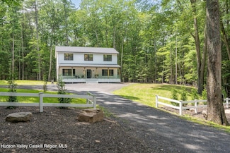 32 Maurizi Ln, Woodstock, NY 12498