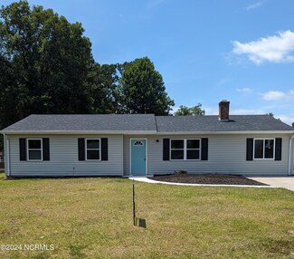 202 Princeton Dr, Jacksonville, NC 28546