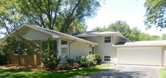 429 Spruce Dr, Naperville, IL 60540
